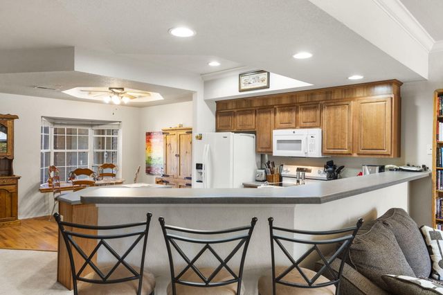 680 Emerald Pointe Drive 1, Hollister, MO 65672