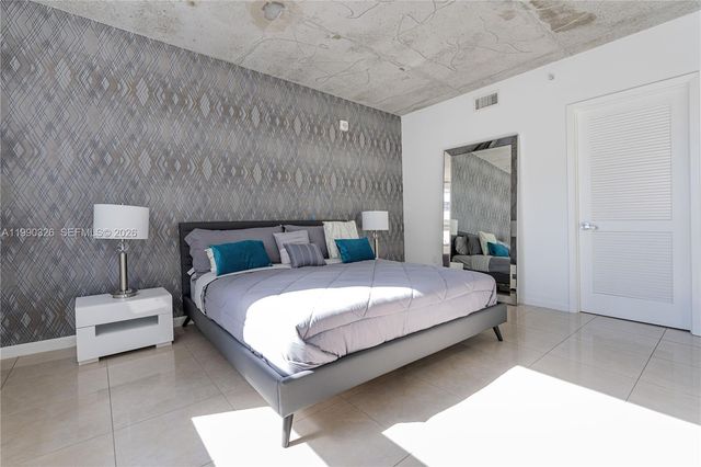 3250 NE 1st Ave 702, Miami, FL 33137