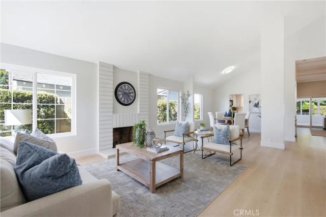 17982 Los Pesos Circle, Fountain Valley, CA 92708
