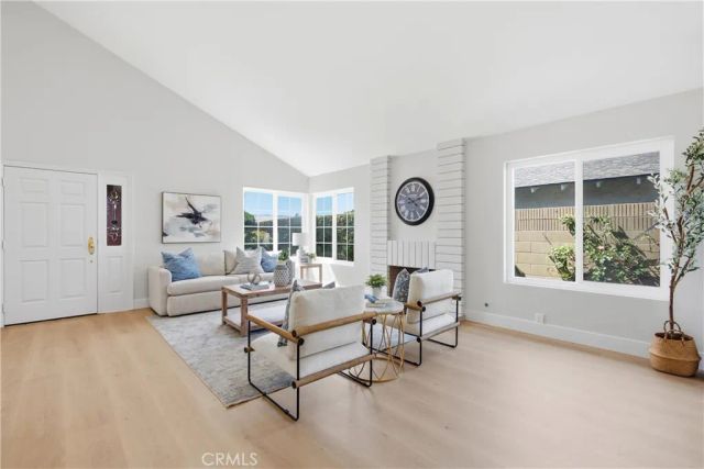 17982 Los Pesos Circle, Fountain Valley, CA 92708