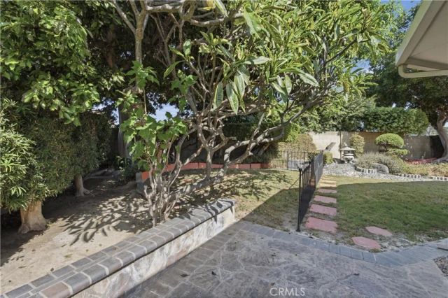 17982 Los Pesos Circle, Fountain Valley, CA 92708