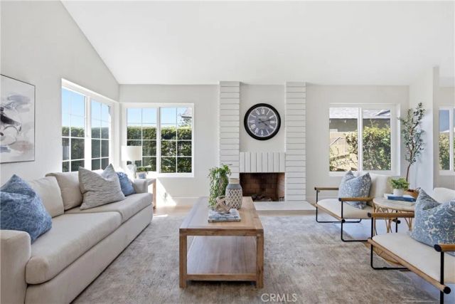17982 Los Pesos Circle, Fountain Valley, CA 92708