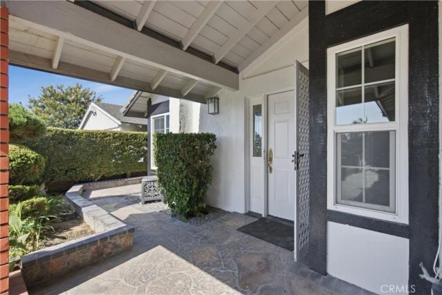 17982 Los Pesos Circle, Fountain Valley, CA 92708