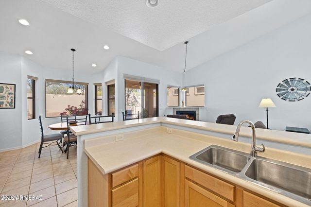 13401 N RANCHO VISTOSO Boulevard 74, Oro Valley, AZ 85755