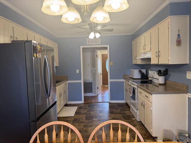 2102 Centenial, Dothan, AL 36303