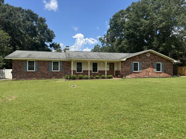 2102 Centenial, Dothan, AL 36303
