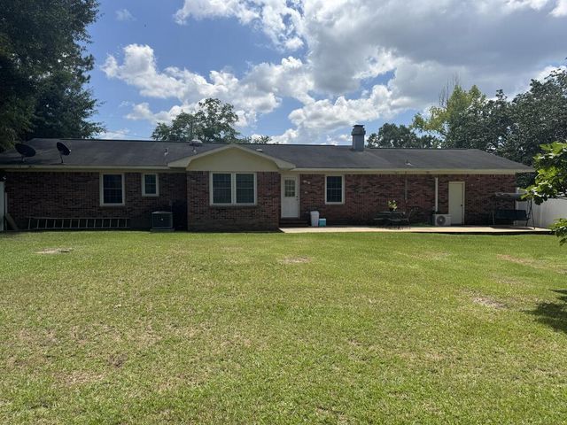 2102 Centenial, Dothan, AL 36303