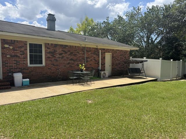 2102 Centenial, Dothan, AL 36303