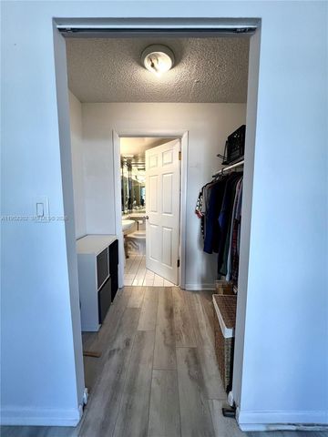 710 Washington Ave 319, Miami Beach, FL 33139