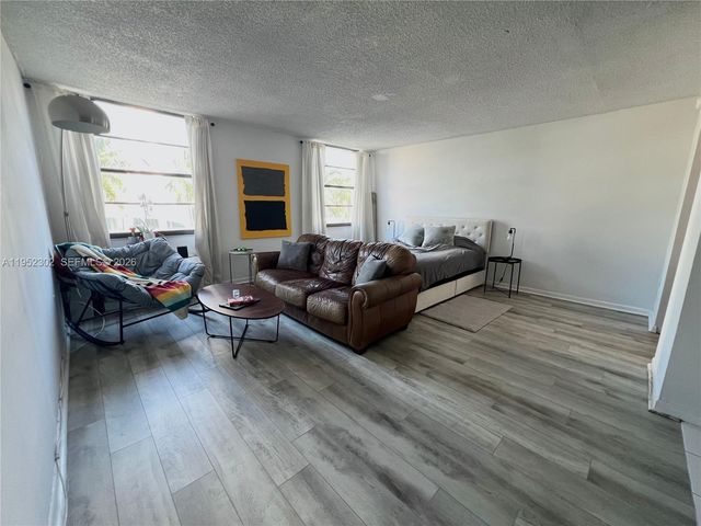 710 Washington Ave 319, Miami Beach, FL 33139