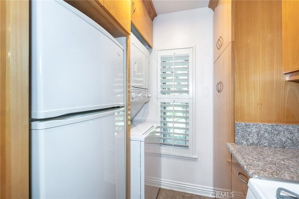 Image 12 of property listing at 7101 Farralone Avenue 141, Canoga Park, CA 91303