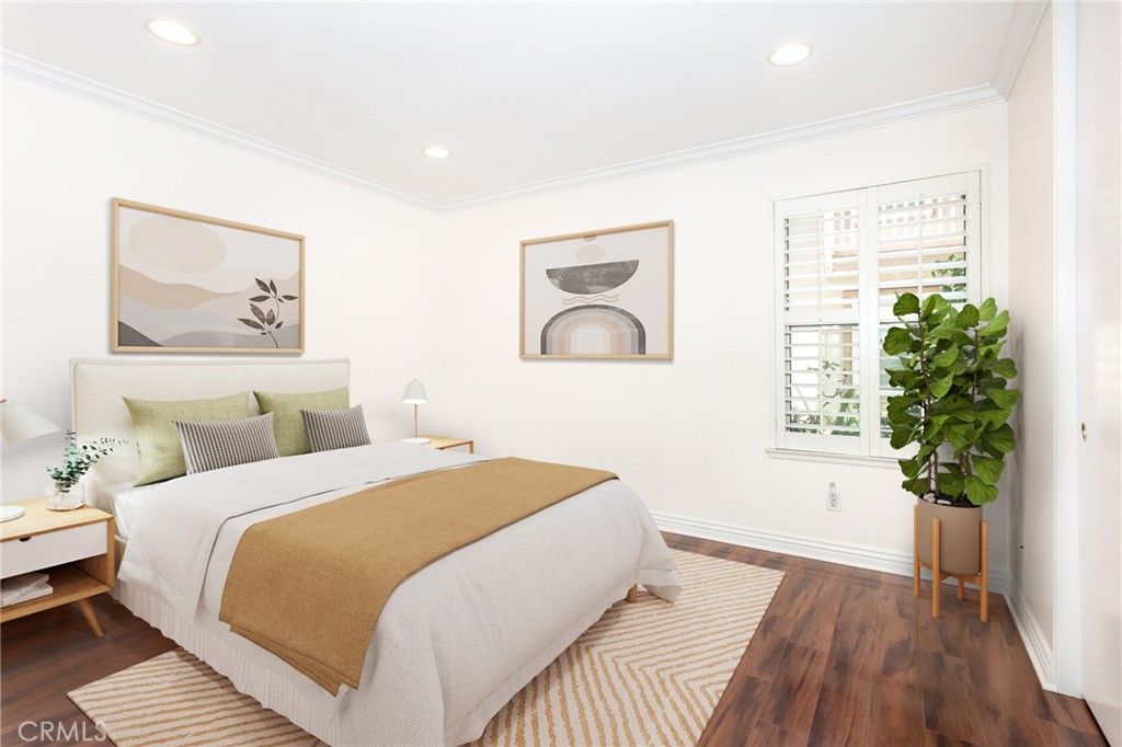 Image 13 of property listing at 7101 Farralone Avenue 141, Canoga Park, CA 91303