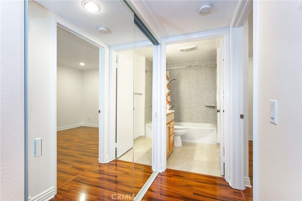 Image 17 of property listing at 7101 Farralone Avenue 141, Canoga Park, CA 91303