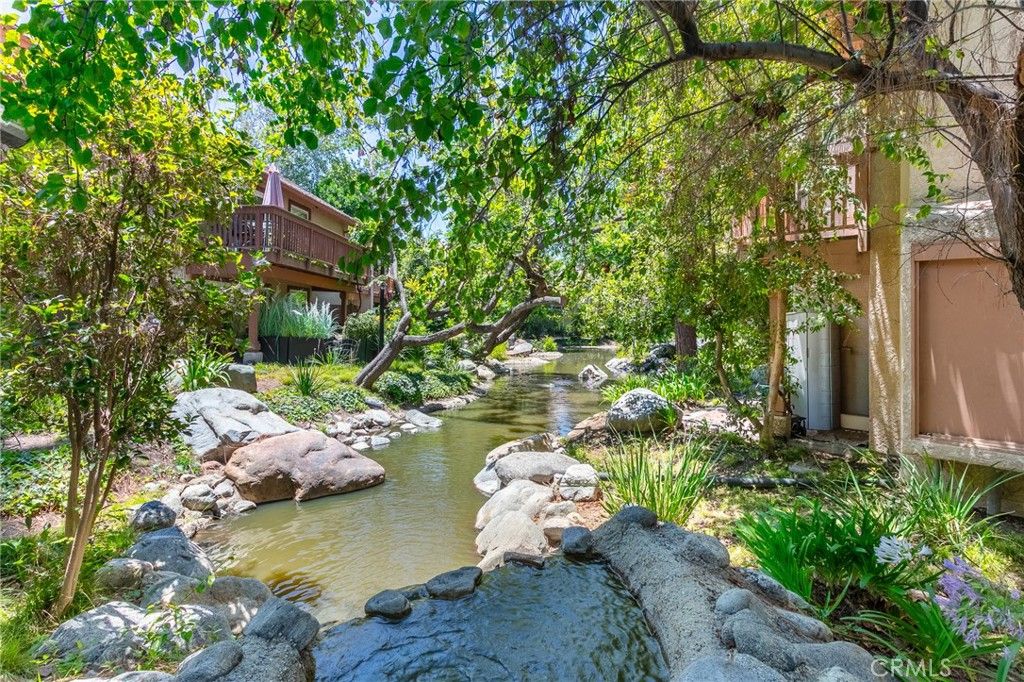 Image 26 of property listing at 7101 Farralone Avenue 141, Canoga Park, CA 91303
