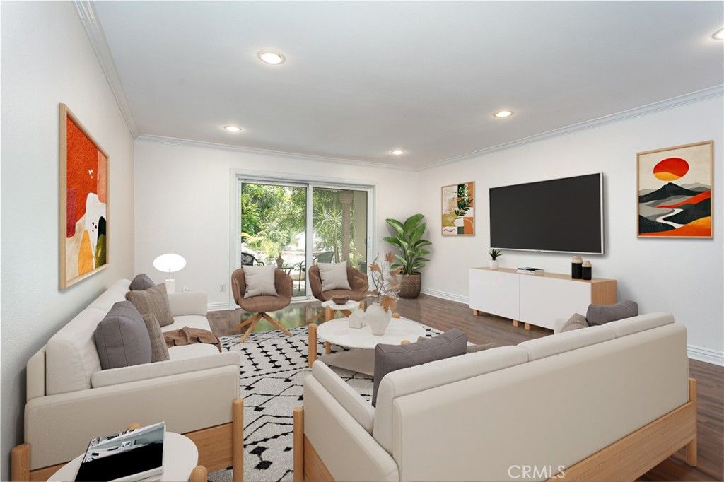 Image 3 of property listing at 7101 Farralone Avenue 141, Canoga Park, CA 91303