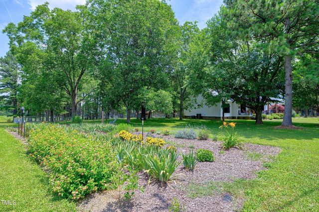 5859 Vicksboro Road, Henderson, NC 27537