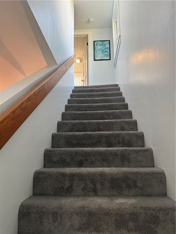 16 Dudley Avenue 7, Newport, RI 02840