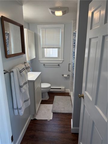 16 Dudley Avenue 7, Newport, RI 02840