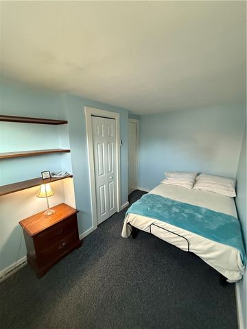 16 Dudley Avenue 7, Newport, RI 02840