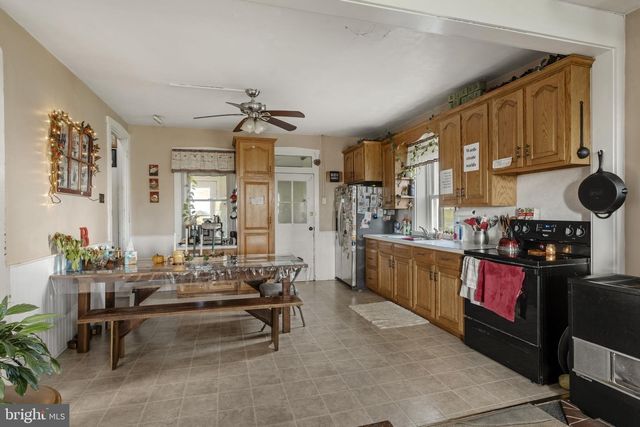 490 WEIDMANSVILLE RD, Ephrata, PA 17522