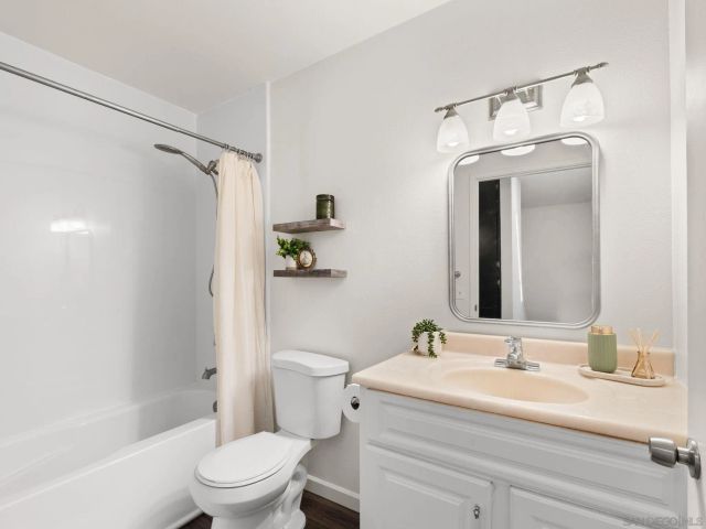 8132 Winter Gardens Blvd 5, Lakeside, CA 92040