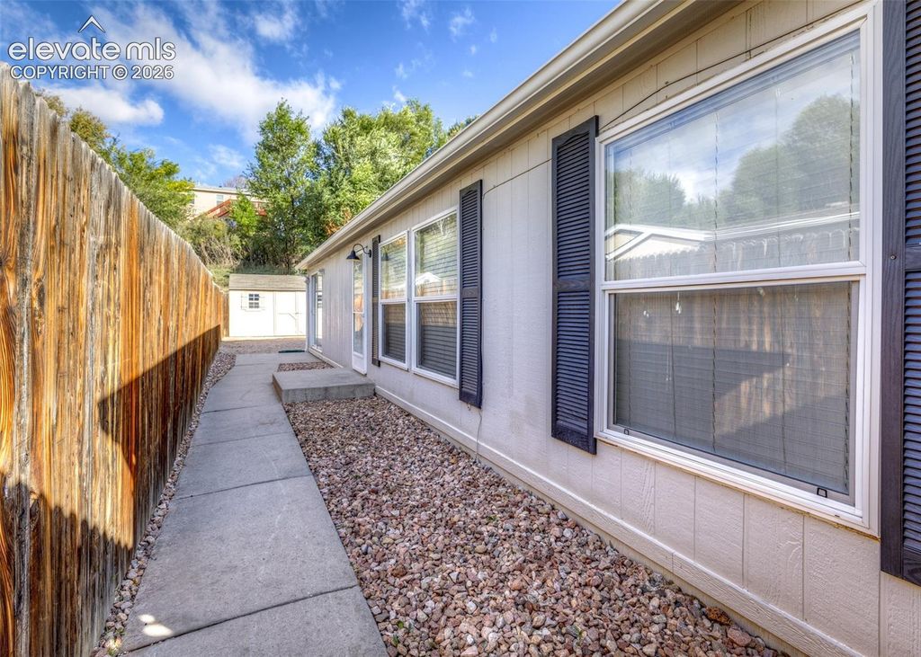861 Desert Circle, Fountain, CO 80817 — photo 2