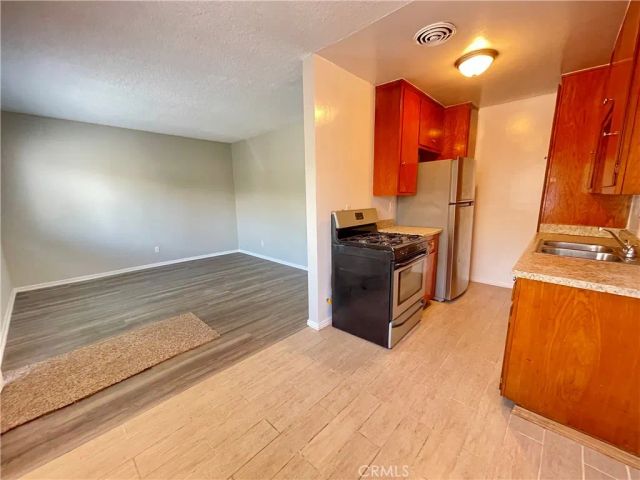9716 Laurel 2, Bellflower, CA 90706