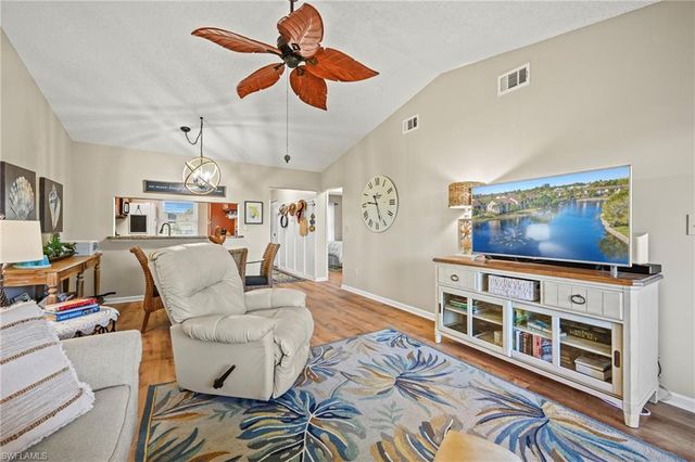 9290 Lake Park DR 201, Fort Myers, FL 33919