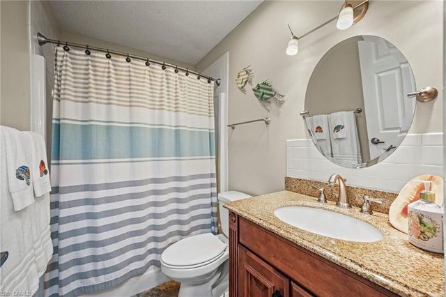 9290 Lake Park DR 201, Fort Myers, FL 33919