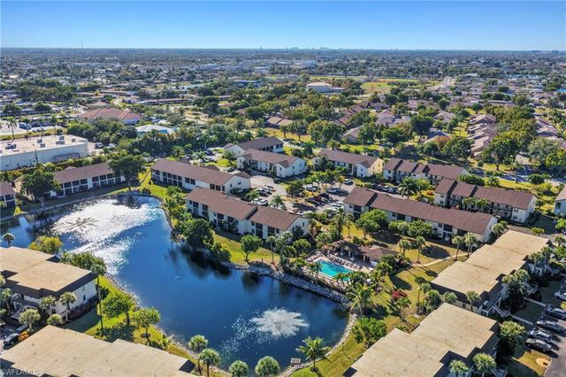 9290 Lake Park DR 201, Fort Myers, FL 33919