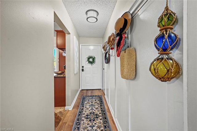 9290 Lake Park DR 201, Fort Myers, FL 33919