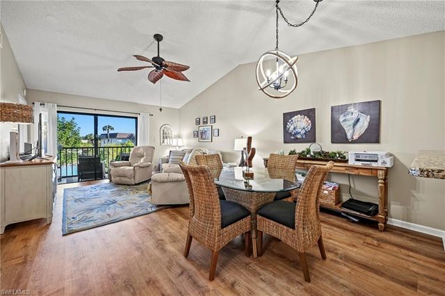 9290 Lake Park DR 201, Fort Myers, FL 33919