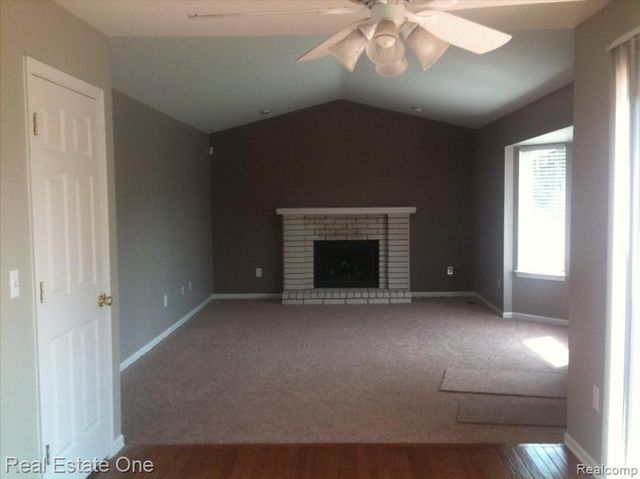 957 Meadowbrook Way, Milford Charter Township, MI 48381