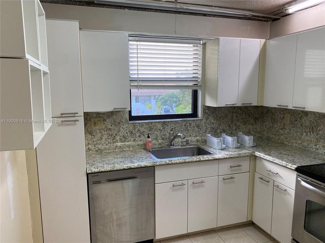 1900 Diana Dr 3D, Hallandale Beach, FL 33009