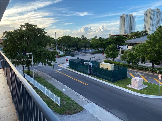 1900 Diana Dr 3D, Hallandale Beach, FL 33009