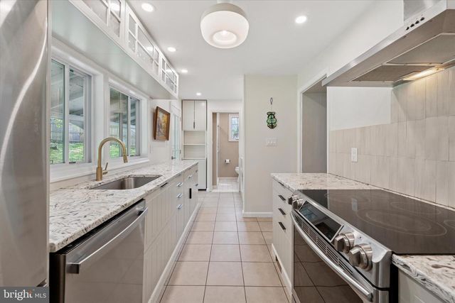 2513 BUTLER PIKE, Plymouth Meeting, PA 19462