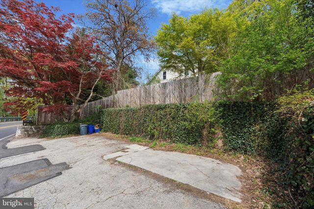 2513 BUTLER PIKE, Plymouth Meeting, PA 19462