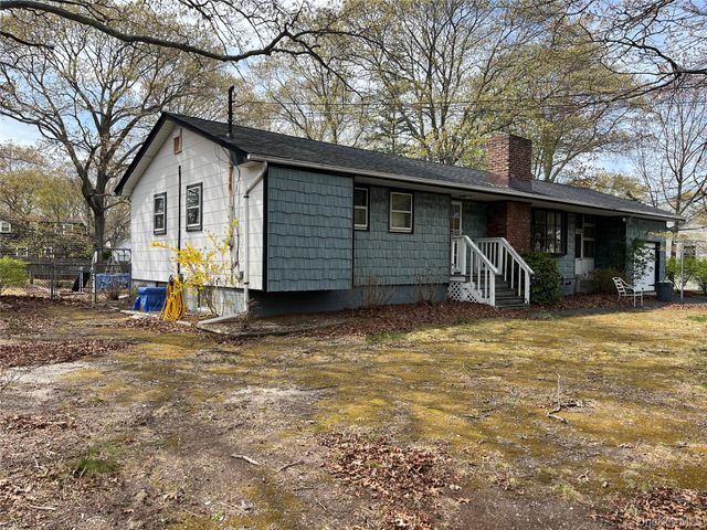 40 Lidge Drive, Farmingville, NY 11738