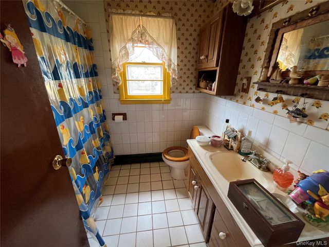 40 Lidge Drive, Farmingville, NY 11738