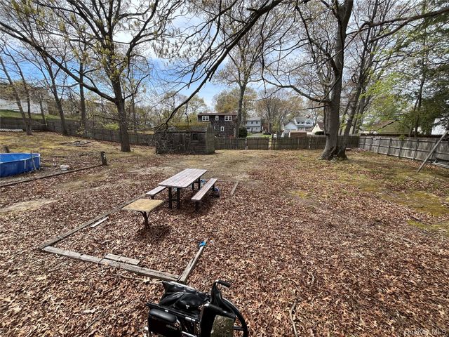 40 Lidge Drive, Farmingville, NY 11738