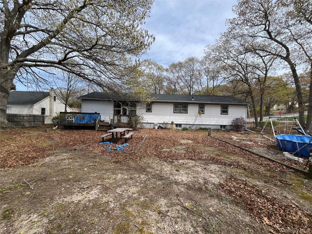 40 Lidge Drive, Farmingville, NY 11738