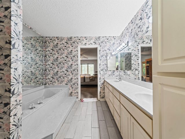 61 Alicante Way, Hot Springs Village, AR 71909