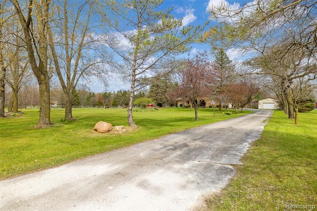 4425 Bethuy Road, Casco, MI 48064