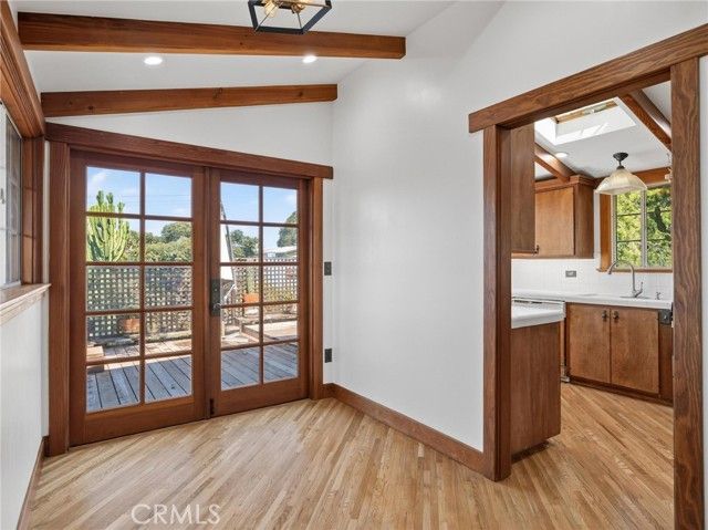 3950 De Longpre Avenue, Los Angeles, CA 90027