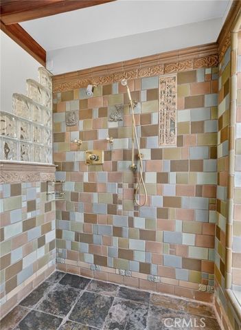 3950 De Longpre Avenue, Los Angeles, CA 90027