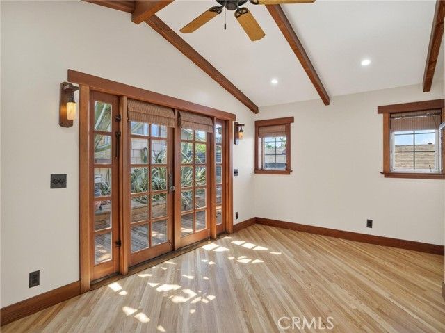 3950 De Longpre Avenue, Los Angeles, CA 90027