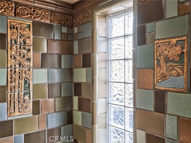 3950 De Longpre Avenue, Los Angeles, CA 90027