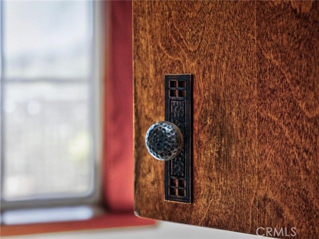 3950 De Longpre Avenue, Los Angeles, CA 90027