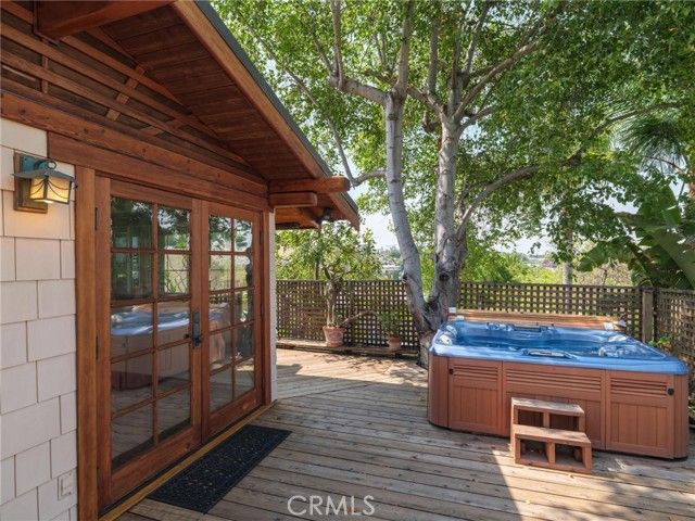 3950 De Longpre Avenue, Los Angeles, CA 90027