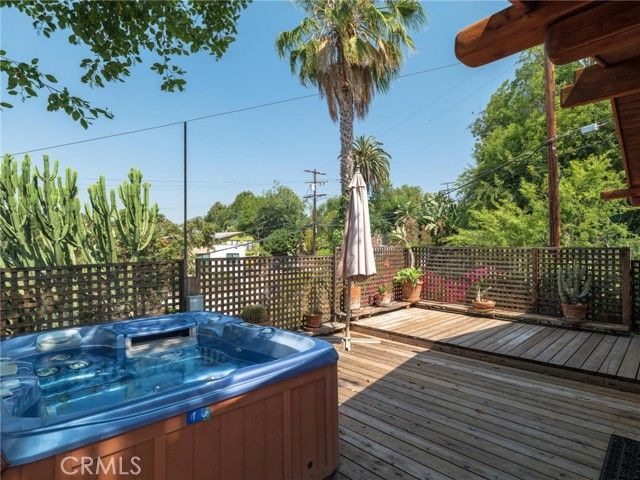 3950 De Longpre Avenue, Los Angeles, CA 90027